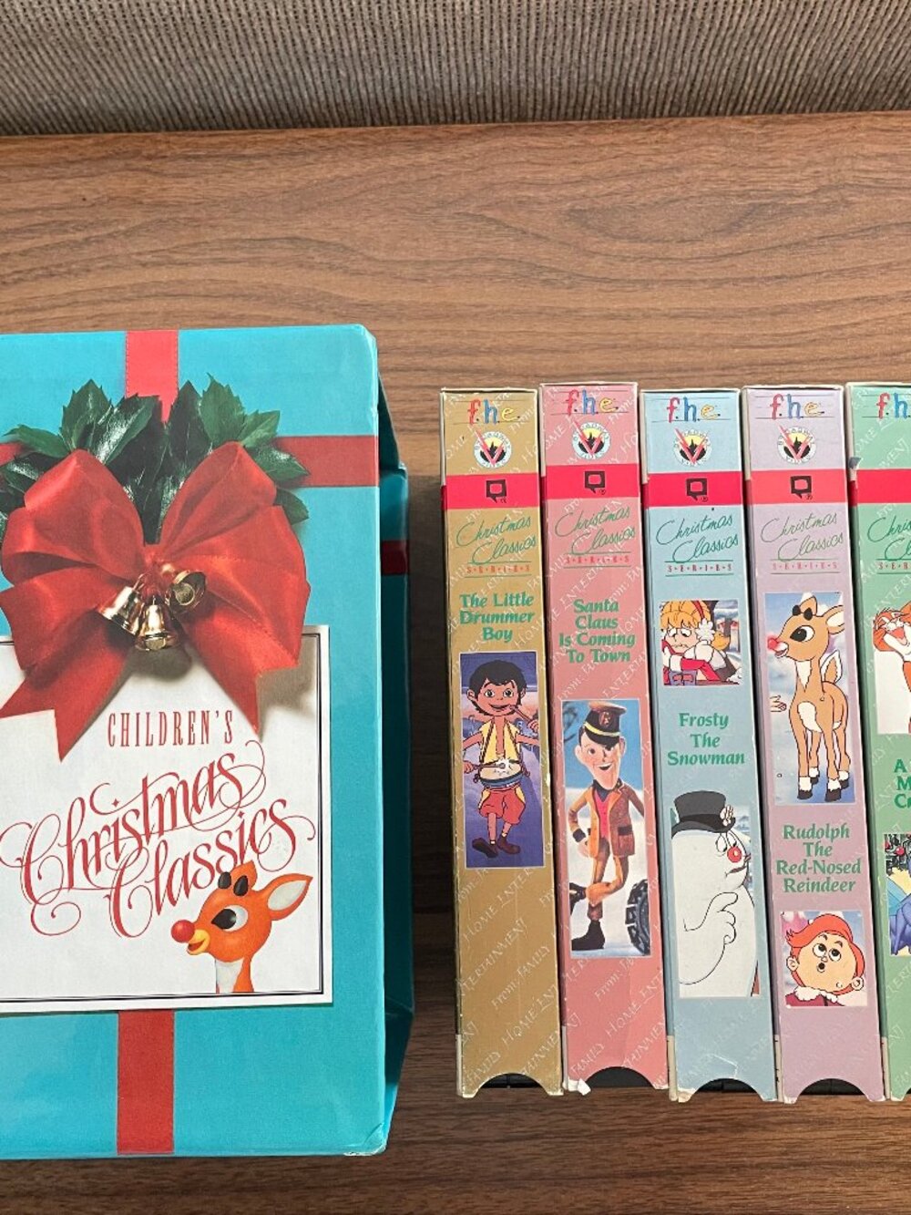 Children's Christmas Classics Series Box Set Of 5 VHS Movies 1989 Frosty,Rudolph
